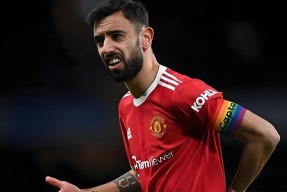 包含集结日欧联焦点战，阿森纳遗憾出局，更衣室稳定，轮换策略成焦点的词条