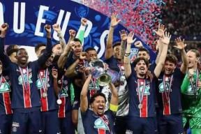 包含集结日斯图加特调整名单以备德国杯今夜国际米兰备战意大利杯，这一次真的清晨波尔图备战欧篮联的词条